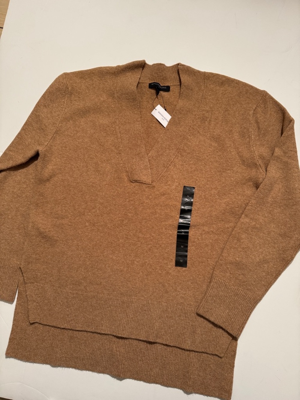 Banana Republic V-Neck Sweater in Camel Brown New Sz Medium